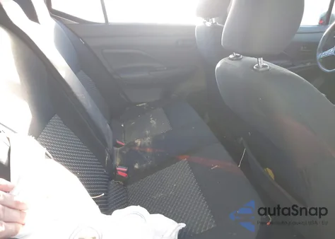 2024 Nissan Versa 1.6 S z USA, uszkodzony, nr VIN 3N1CN8DV3RL924485